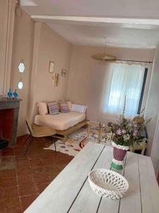 Appartement de Charme dans un Ancien Mas Cévenol piscine et jacuzzi