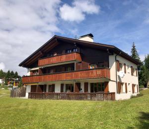 Valsart 2003 Bm - 3hvězdičkové hotely ve městě Valbella