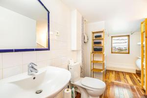 Appartements Art & Curiosity Cabinet Style Appartement with Paris view, Villa des Ammonites : photos des chambres