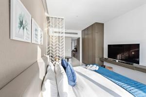 Magnificent Studio in Business Bay with a Pool & Gym