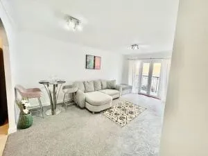 2 Bed Luxury Apt in Gravesend - 提伯利