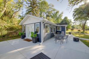 Stylish Grass Lake Retreat - Steps to Park!