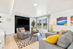 Azul Desert Escape by Rather Be Properties