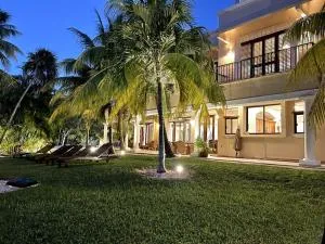 5BR Waterfont Private Villa with Pool & Gardens by Solmar Rentals - 坎昆