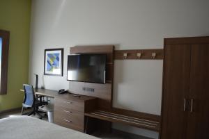 Standard Room room in Holiday Inn Express & Suites - Liberal an IHG Hotel