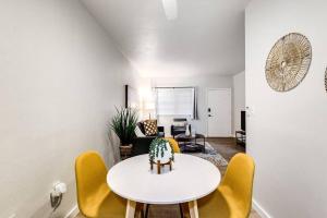 Spacious 2 BR near Miami Airport Virg 5