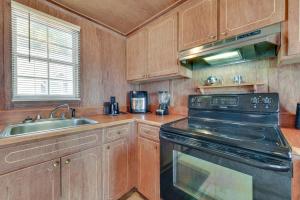 Waterfront Jonesville Studio on Black River Lake!