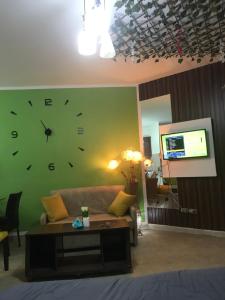 Swimming pool studio