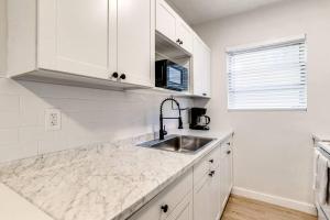 Stylish 2BR central Fast Wi fi virg2