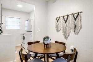 Stylish 2BR central Fast Wi fi virg2