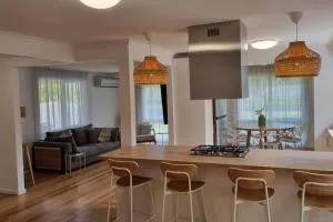 3BR 2BA Home w Deck & Carport! Golf Club 3 Min drive - Murradoc