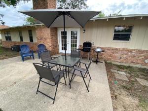 Spacious Ranch Home Near Airport