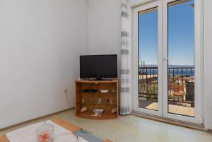 Apartments with parking space Dugi Rat, Omis - 11483