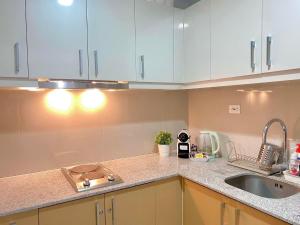 1BR executive unit in Uptown Parksuites BGC