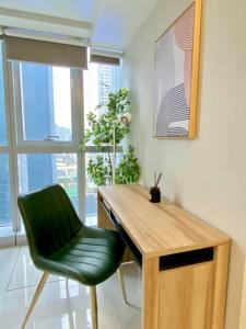 1BR executive unit in Uptown Parksuites BGC