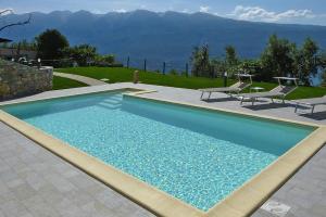 Apartment in Tignale with Lake Garda Views