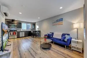 Modern 3 BR Townhouse just steps to Alki Beach - Port Blakely