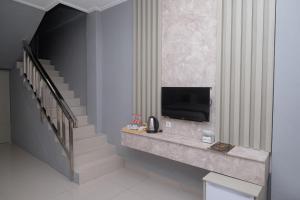 Urbanview Hotel DJ Inn Tegal