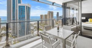 Circle on Cavill 25th Floor with Ocean Views - CoastHM