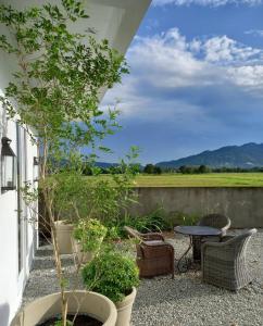 The White House Homestay