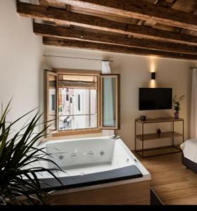 King Room with Spa Bath in the Room room in B&B Casin dei Nobili