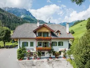 Gasthof Albergo Dolomiten - 布拉伊埃斯