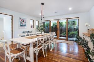 Preston Alfresco Poolside Retreat Rye