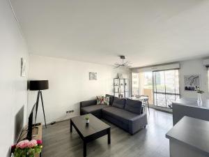 Appartements City & cosy, LYON CHARCOT- WIFI - LAVE LINGE - BALCON - PARKING : photos des chambres