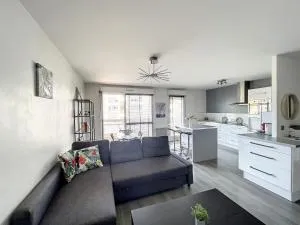 City & cosy, LYON CHARCOT- WIFI - LAVE LINGE - BALCON - PARKING - 圣福瓦莱里昂