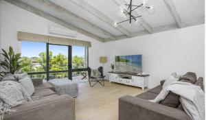 Danny Boy Coastal Retreat in Rye