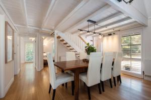 Bonview Beach Boy with pool on the park