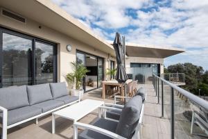 Beachfront Apartment with lots of Wow