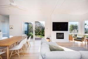 Ocean Panorama on Hetty with pool and spa