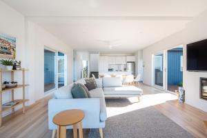 Ocean Panorama on Hetty with pool and spa