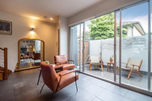 Elwood Village Entertainer