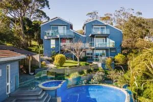 Bay Views From Drury Lane with Solar heated pool and has heated spa - Arthurs Seat