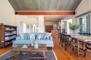 Barker Cottage with Spa in Flinders