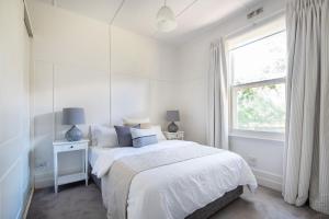 Barker Cottage with Spa in Flinders