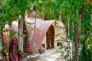 Room in Lodge - Eco-luxe Mayan Dome Cenote - Balcheil
