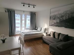 Brand new studio apartment #71 with free secure parking in the center - 3hvězdičkové hotely ve městě Praha