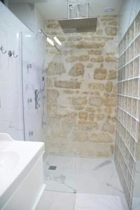 Mathilde - Authentic Studio Saint-Germain Seine Walk