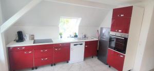 Moderne Monteurwohnung für 6 Personen bei Villingen-Schwenningen, TV, Einzelbetten, WLAN, Bettwäsche, Handtücher inklusive - TR01