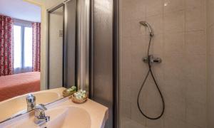 Hotels Hotel Terminus Montparnasse : photos des chambres