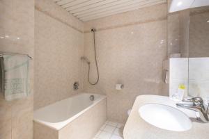 Hotels Hotel Terminus Montparnasse : photos des chambres