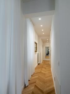 Genteel Home Giraldi