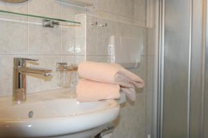 Economy Double Room room in Hotel Cresta