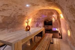 Maisons de vacances « La Grrr'Authentique » - Maison Troglodyte Unique : photos des chambres