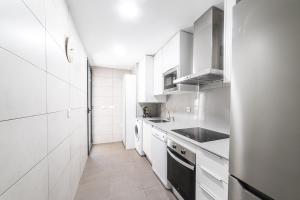 Apto. con piscinas y gym a 800 metros de playa