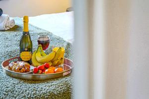 Emerald House - Prime Location - Driveway Parking, Pool Table, Fast Wifi, Self Check-In and Sky TV by Yoko Property