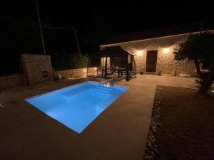 Villa with pool in Pelekas near the beach